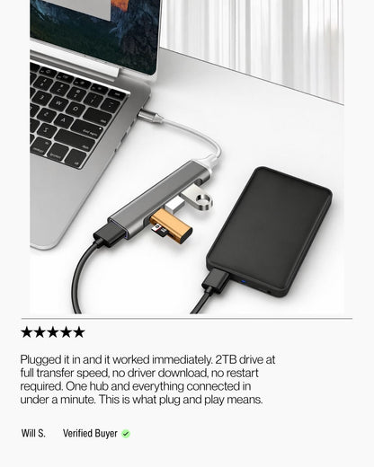 Keenii USB hub in plug and play desk workflow with connected drive